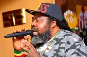 Ras Kimono - Under Pressure